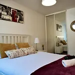 Classy Portobello Road 3 Bed Duplex
