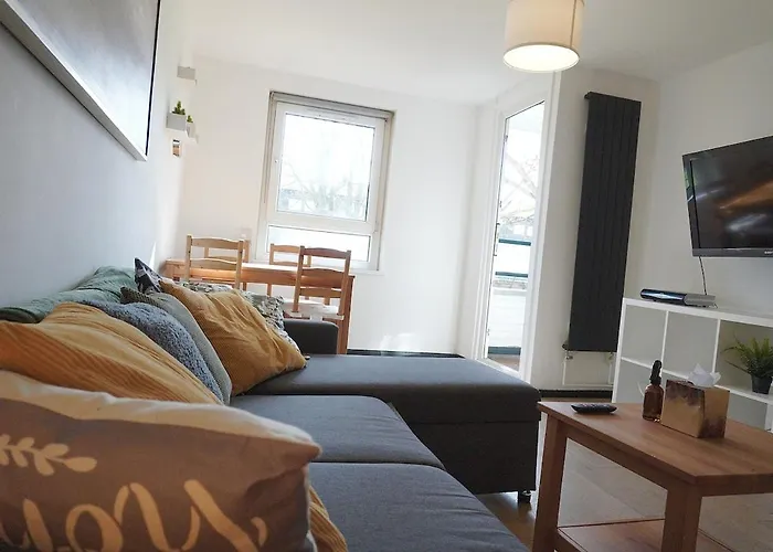 Classy Portobello Road 3 Bed Duplex