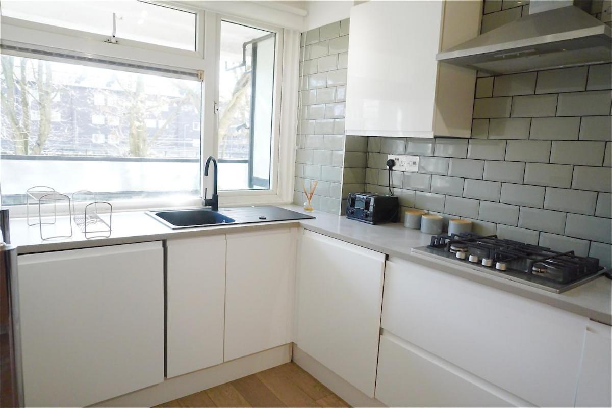 Classy Portobello Road 3 Bed Duplex Londres